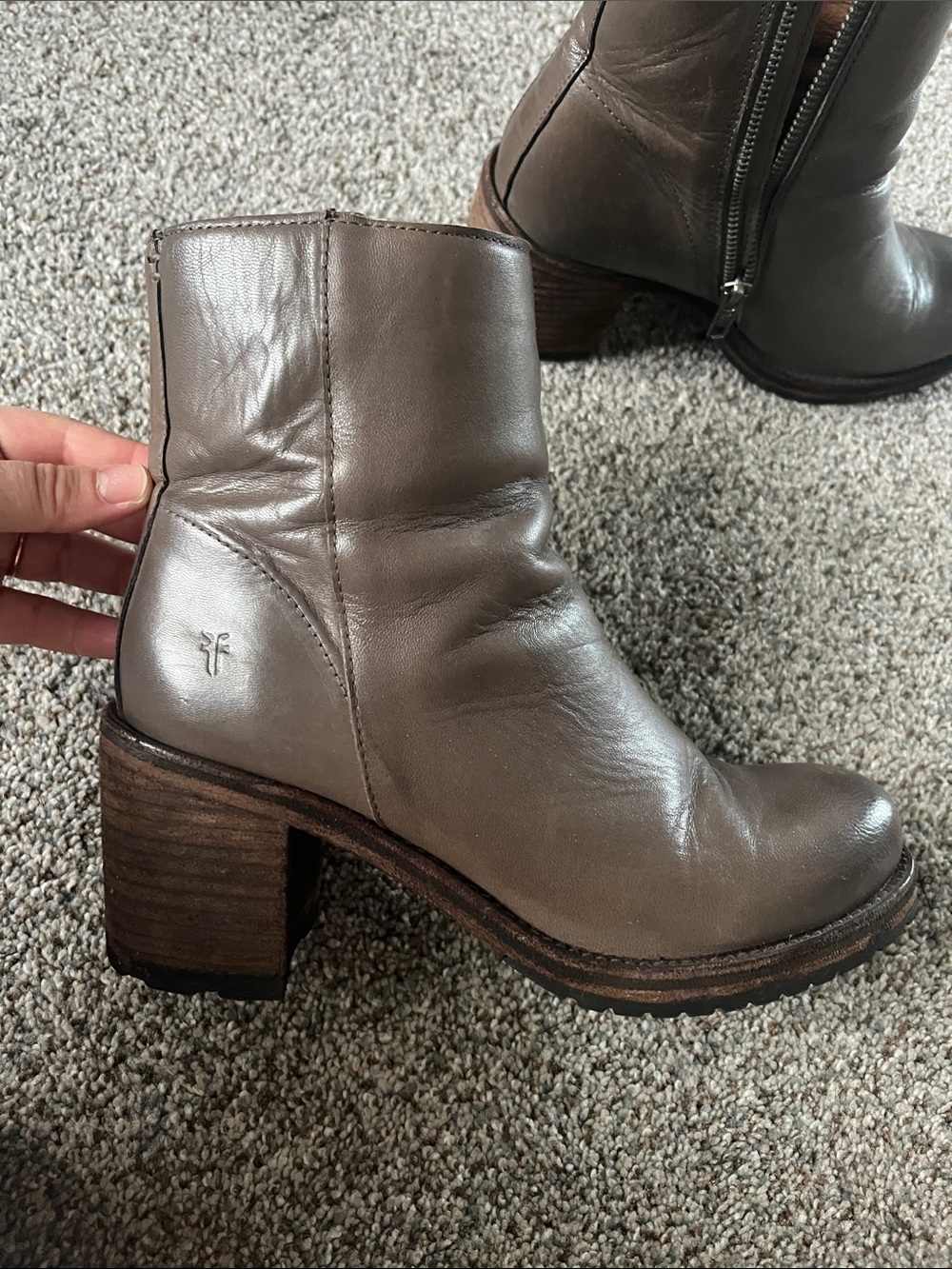 Frye boots women’s size 7.5 38 Gray Leather